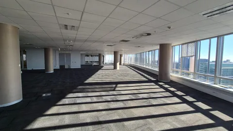 102 Rivonia Road, Sandton has a 1259m² Office Space Available To Let (6)